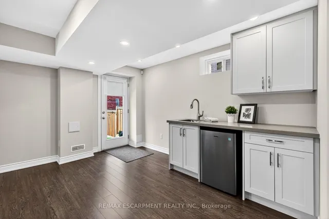 Additional image 39 of 225 Skinner Rd