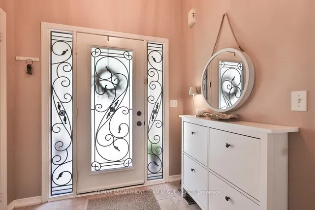 Additional image 4 of 4245 Cole Cres