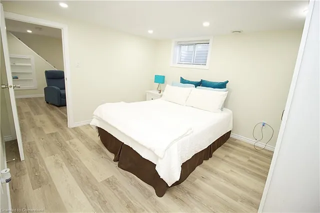 Additional image 25 of 109 Warren Ave