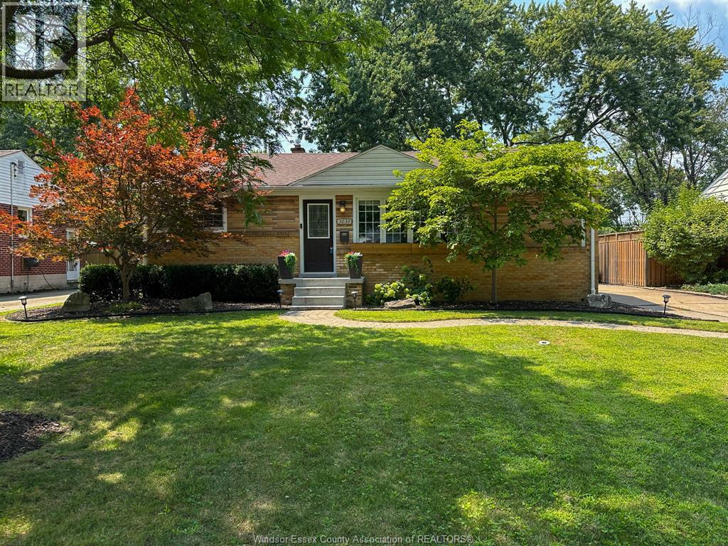 3037 ROCKWELL|Windsor, Ontario N9E2A6