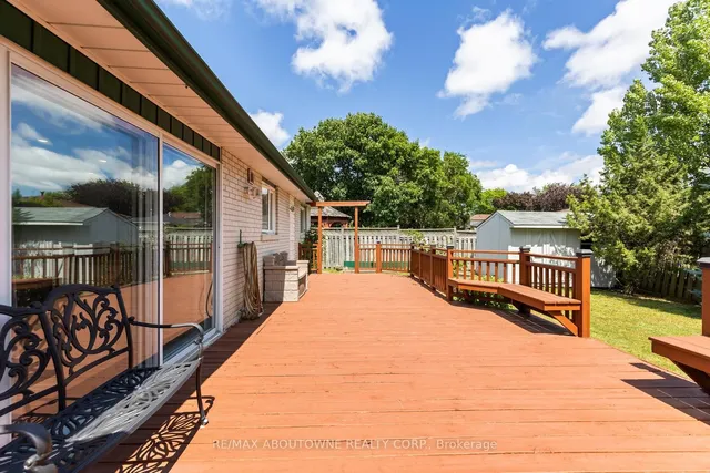 Additional image 28 of 15 Lockton Cres