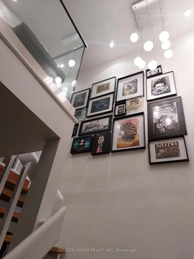 Additional image 10 of 21 Thatcher Ave