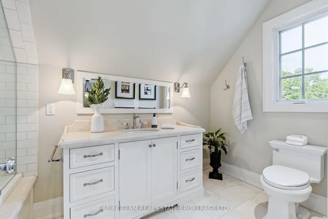 Additional image 31 of 82 Humberview Rd