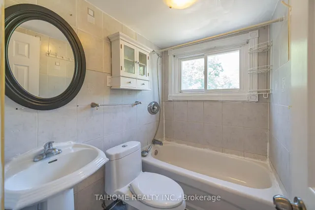 Additional image 33 of 47 Dromore Cres