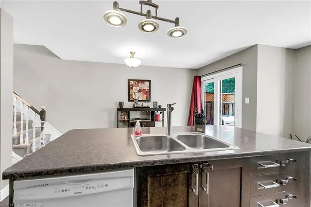 Additional image 12 of 26 Moss Blvd Unit 24