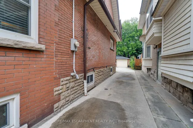 Additional image 38 of 75 MELROSE Ave