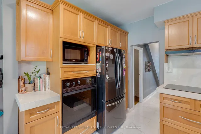 Additional image 9 of 10 Follis Ave