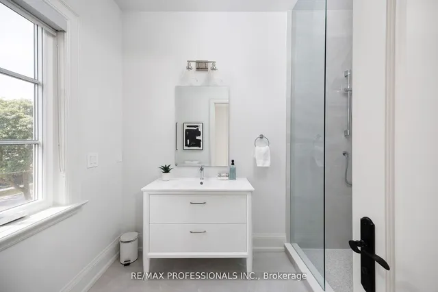 Additional image 33 of 38 Lorene Dr