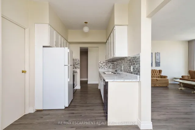 Additional image 24 of 75 Queen St Unit 2203