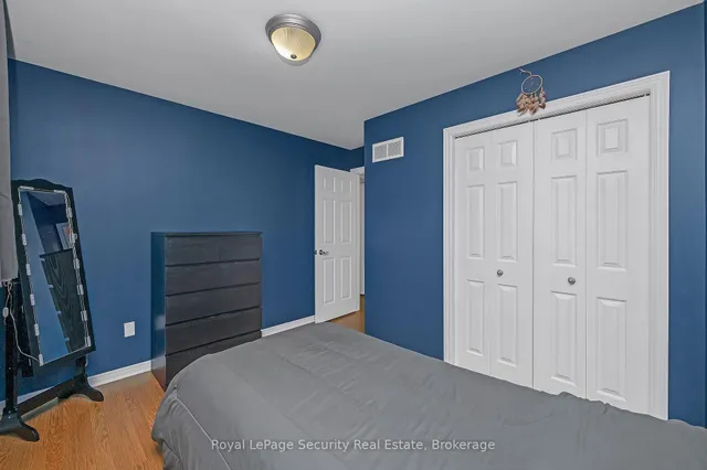 Additional image 27 of 107 Fairington Cres