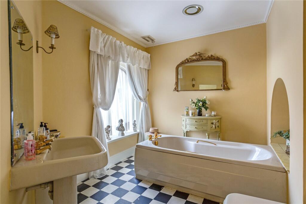 Additional image 12 of Royal Crescent, Bath, Somerset, BA1