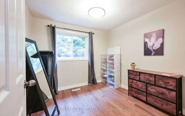 Additional image 17 of 72 COURTLEIGH Sq