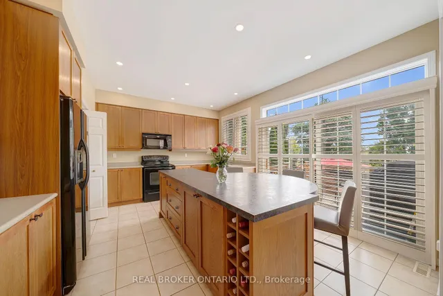 Additional image 13 of 5689 Roseville Crt