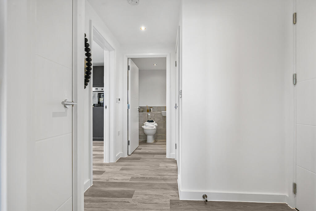 Additional image 7 of Corner House, Town Centre, Hatfield, Hertfordshire, AL10