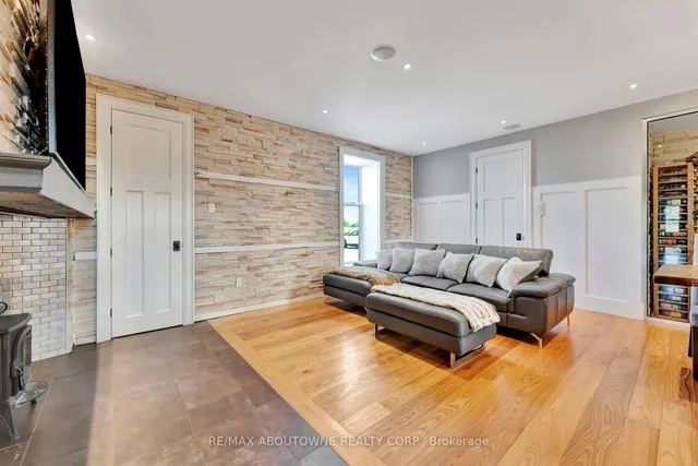 Additional image 20 of 8301 Leeming Rd