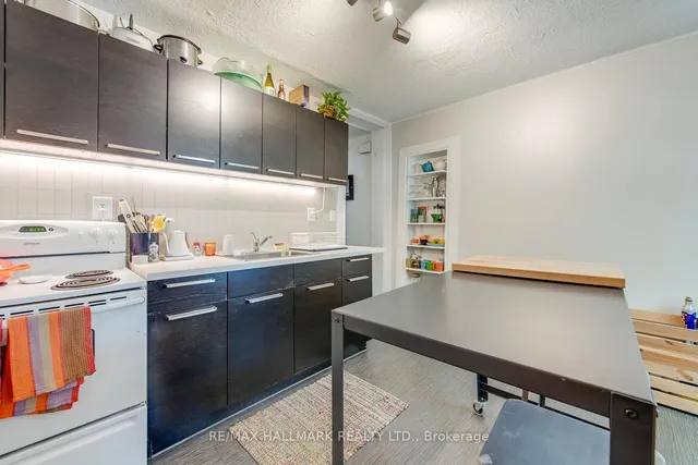 Additional image 38 of 53 Lansdowne Ave