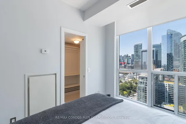 Additional image 38 of 218 Queens Quay Unit 2302