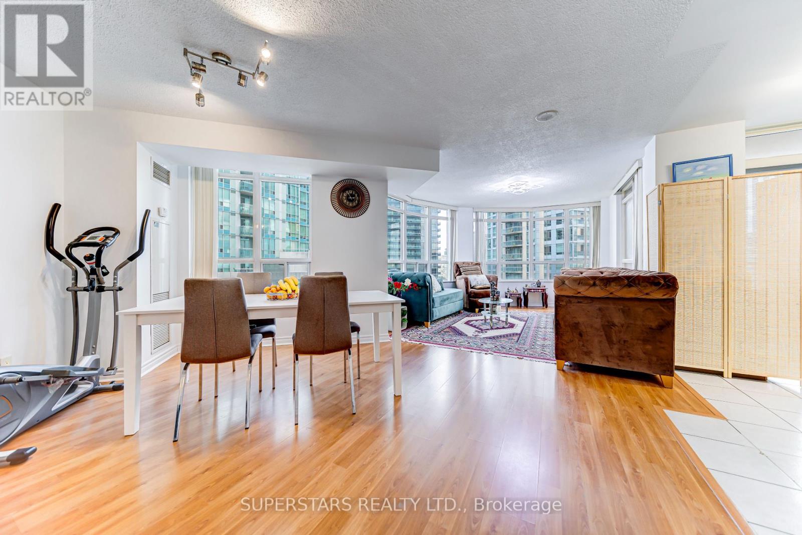 1225 - 3888 DUKE OF YORK BOULEVARD|Mississauga (City Centre), Ontario L5B4P5