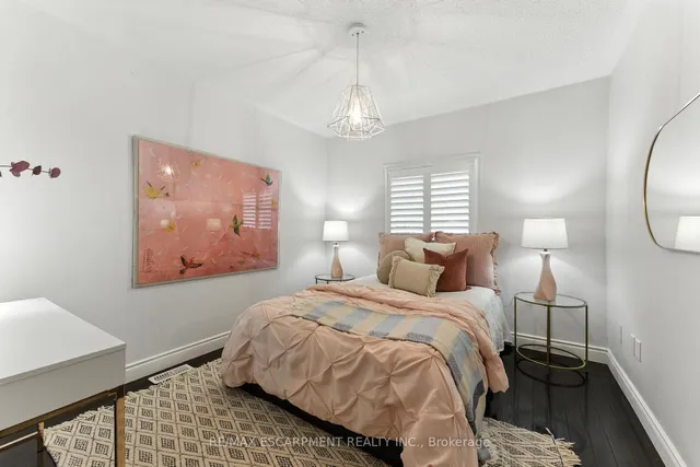 Additional image 21 of 2484 Whitehorn Dr