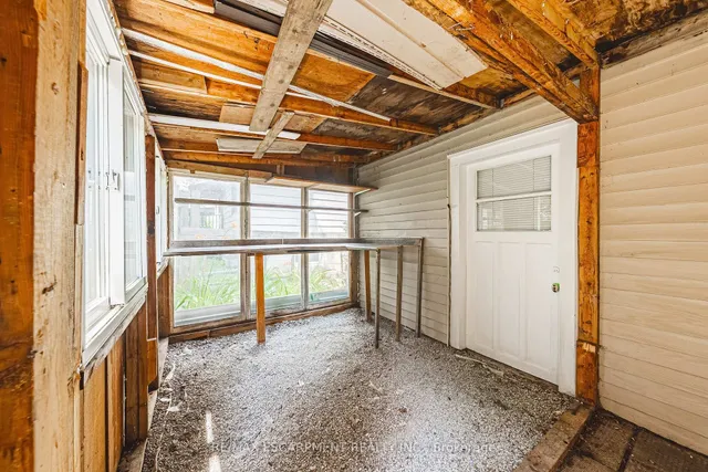 Additional image 39 of 972 Kingsway Dr