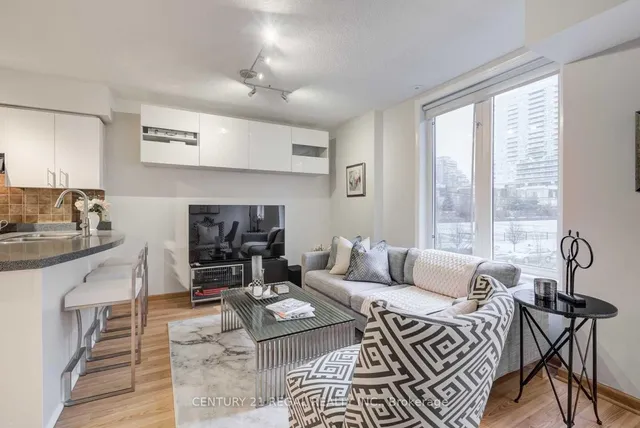 26 Douro St Unit 329