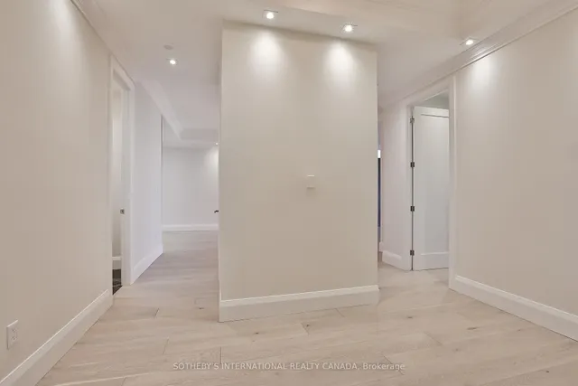 Additional image 3 of 99 Avenue Rd Unit 1101