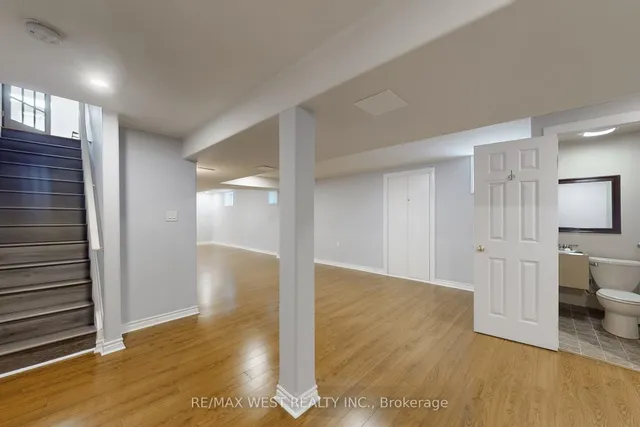 Additional image 36 of 6 Igloo Tr