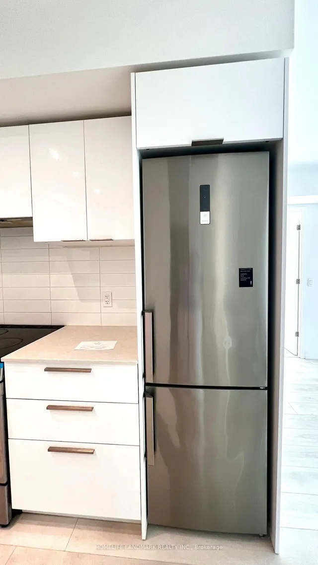 Additional image 11 of 501 Yonge St Unit 2009