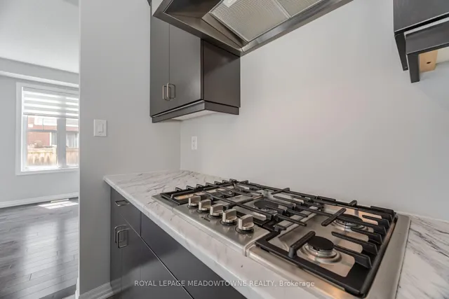 Additional image 13 of 2 Lothbury Dr