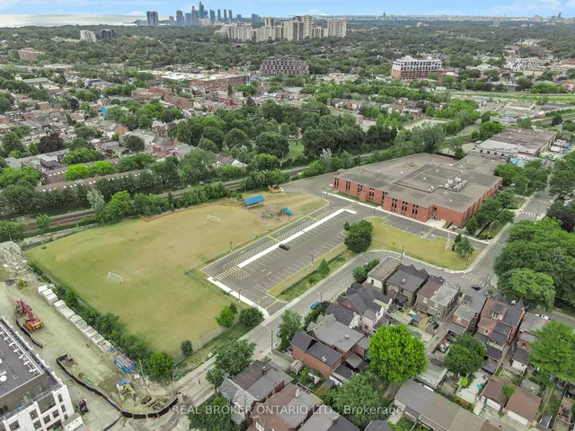 Additional image 36 of 120 Wiltshire Ave