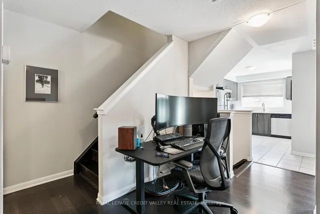 Additional image 20 of 118 Baycliffe Cres