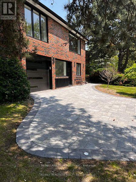 186 SWEENEY DRIVE N|Toronto (Victoria Village), Ontario M4A1V4