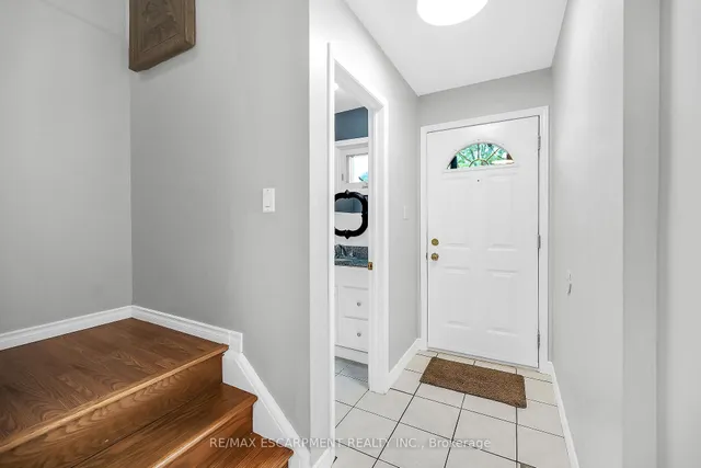 Additional image 5 of 1460 Garth St Unit 18