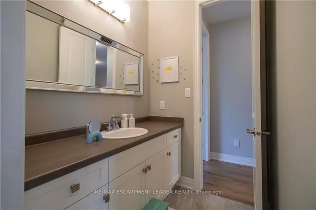 Additional image 44 of 19 SECINARO Ave