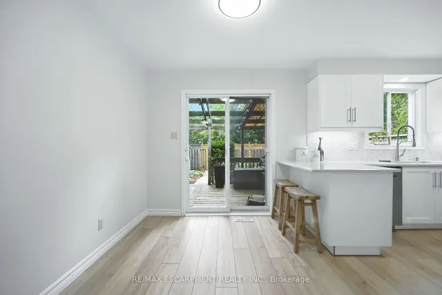 Additional image 18 of 38 Locke St