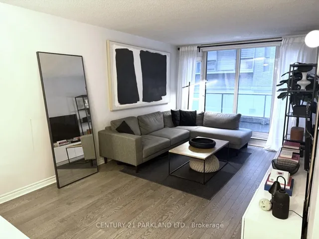 Additional image 4 of 270 Wellington St Unit 325