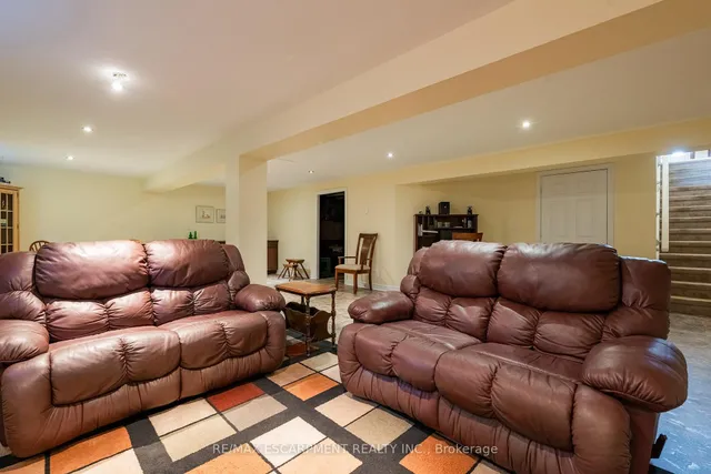 Additional image 29 of 60 Riveroaks Dr