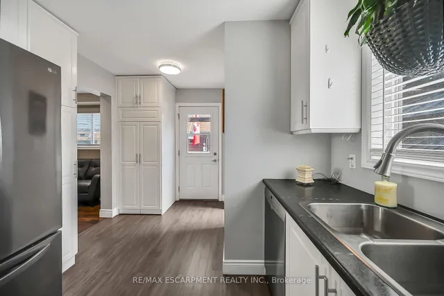 Additional image 19 of 533 Cochrane Rd