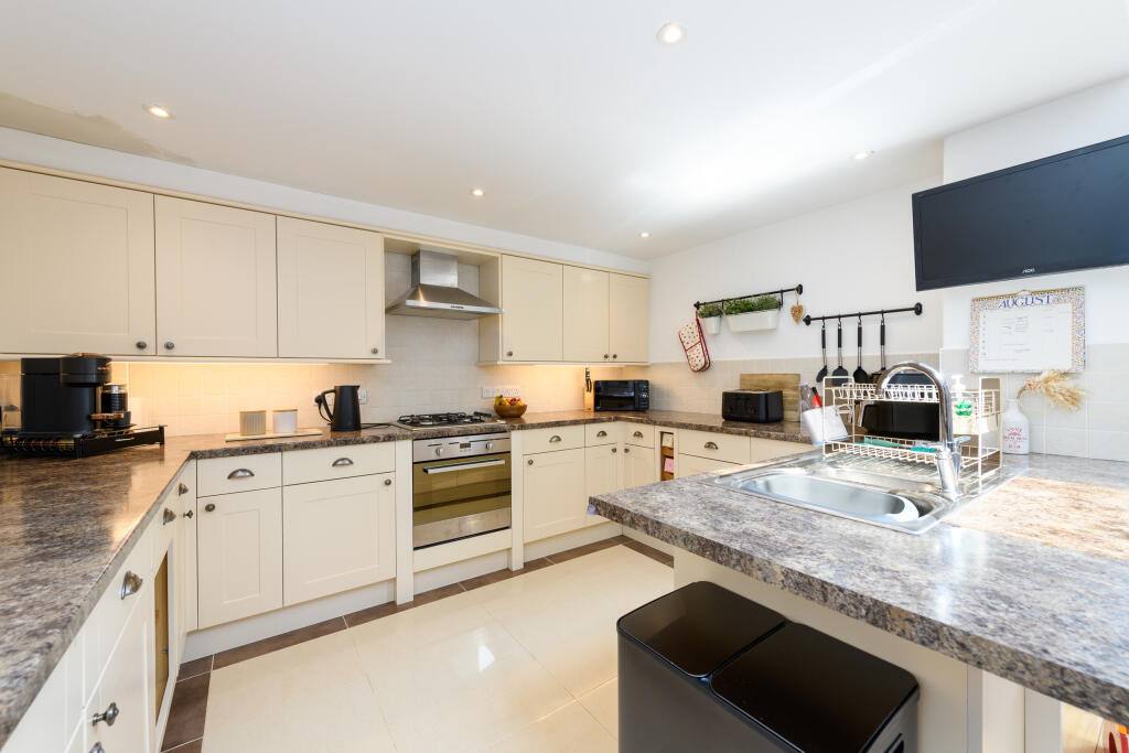 Additional image 5 of Orchard Road, Street