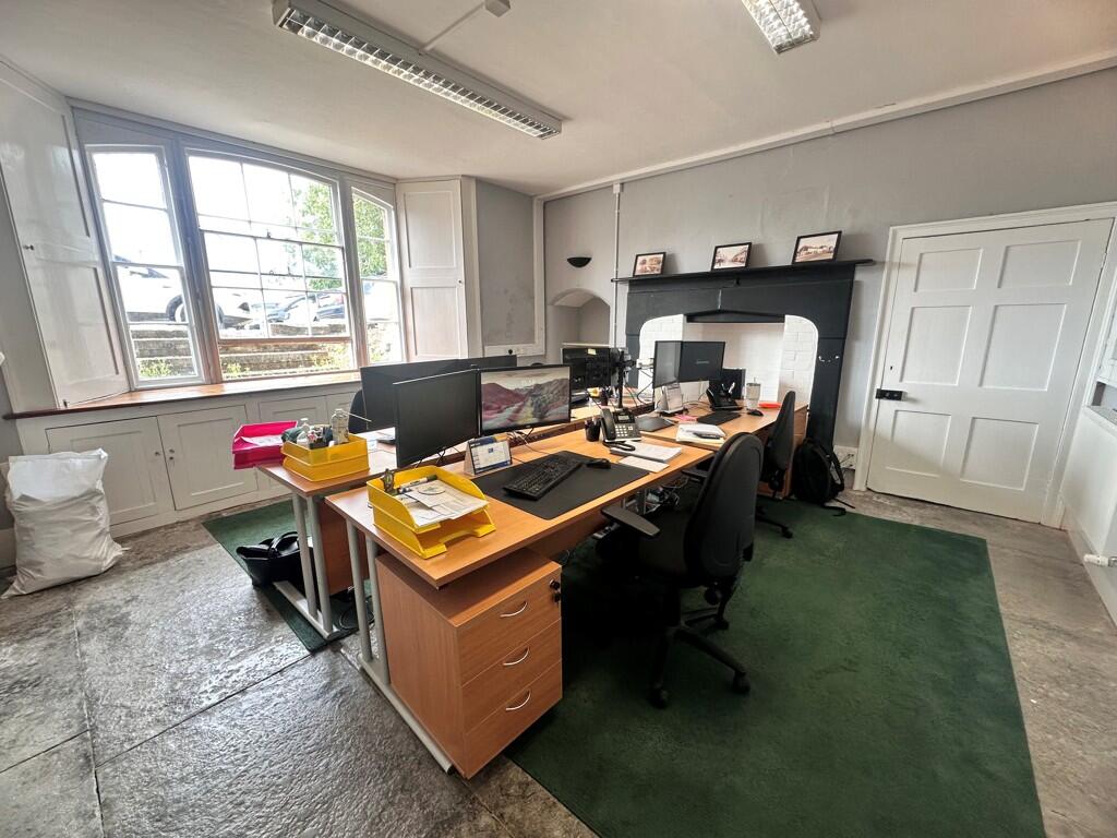 房产图片 12 - 沃斯伯里威斯特伯里沃斯米斯特路24号一楼及地下室办公室，BA13 3PE