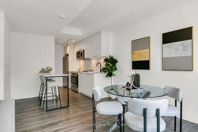 Additional image 15 of 40 Ed Clark Gdns Unit TH 22