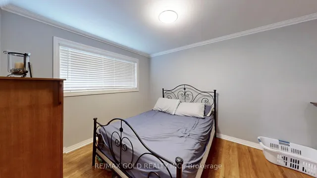 Additional image 30 of 44 Chatsworth Dr