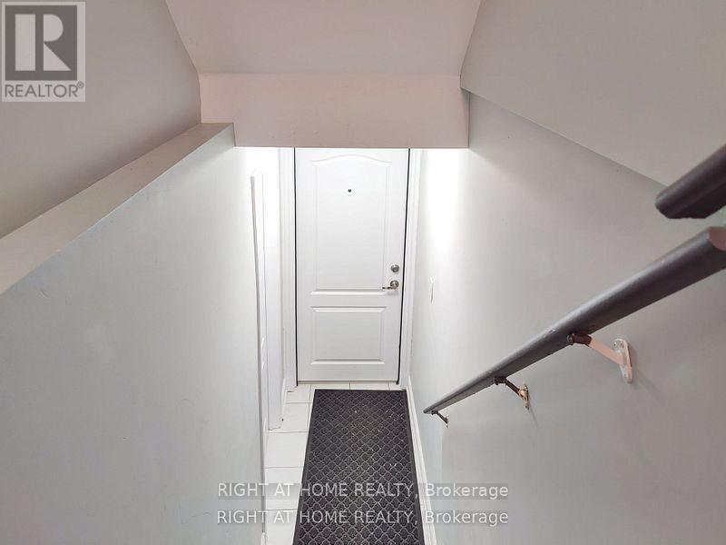 LOWER - 33 SCHOONER DRIVE|Brampton (Fletcher's Meadow), Ontario L7A3H3