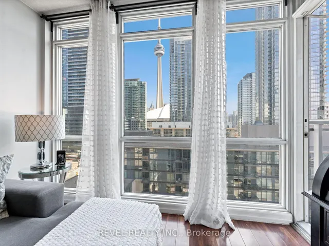 15 Fort York Blvd Unit 1208