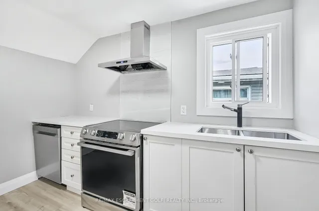 Additional image 29 of 10 Comet Ave