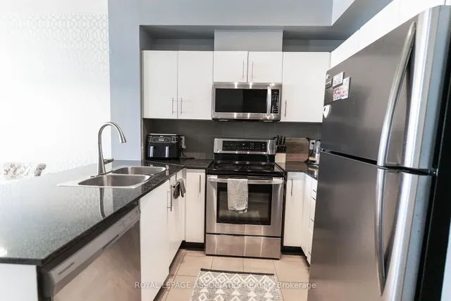 Additional image 8 of 16 Yonge St Unit 2407