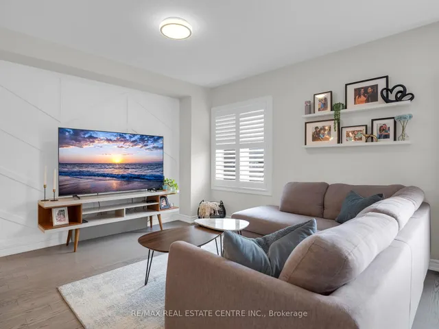 Additional image 9 of 99 Penny Lane