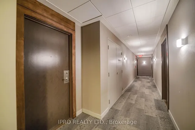 Additional image 36 of 135 Village Green Sq Unit PH21