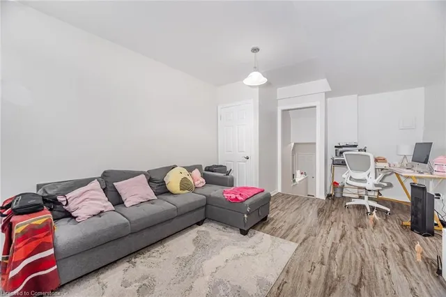 Additional image 27 of 376 Hansen Rd