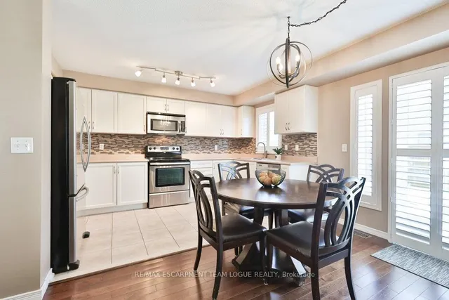 Additional image 9 of 4245 Cole Cres